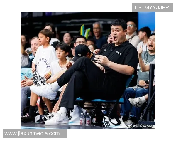 姚明在大学时期的成长与奋斗历程揭秘