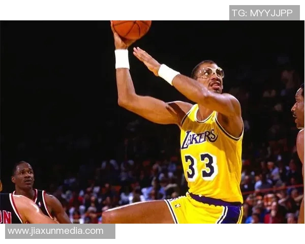 卡里姆阿卜杜尔贾巴尔如何在教育与篮球事业中实现完美平衡