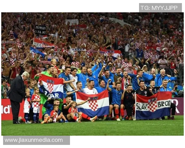 克罗地亚足球传奇人物离世引发全球球迷的深切怀念与哀悼 克罗地亚足球传奇人物离世引发全球球迷的深切怀念与哀悼