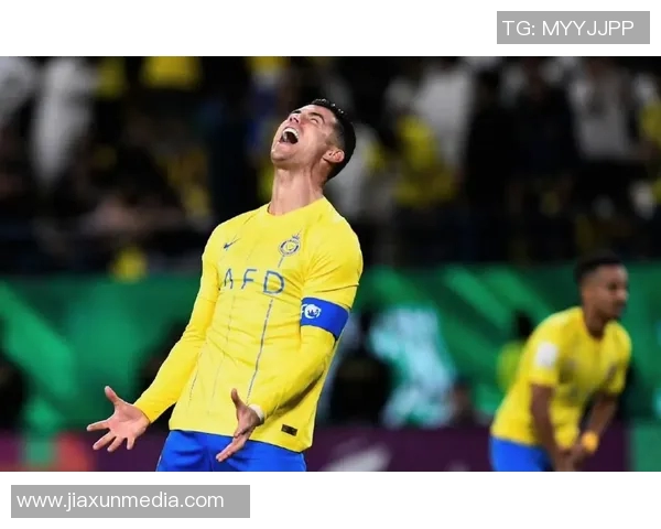 足球明星C罗直播互动精彩瞬间回顾与球迷热情交流的背后故事