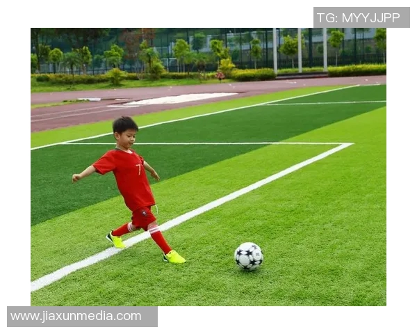 足球明星全景大汇总图文详解带你领略绿茵场上的传奇风采 足球明星全景大汇总图文详解带你领略绿茵场上的传奇风采