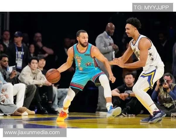 明星们观看篮球比赛时的精彩反应瞬间合集 明星们观看篮球比赛时的精彩反应瞬间合集